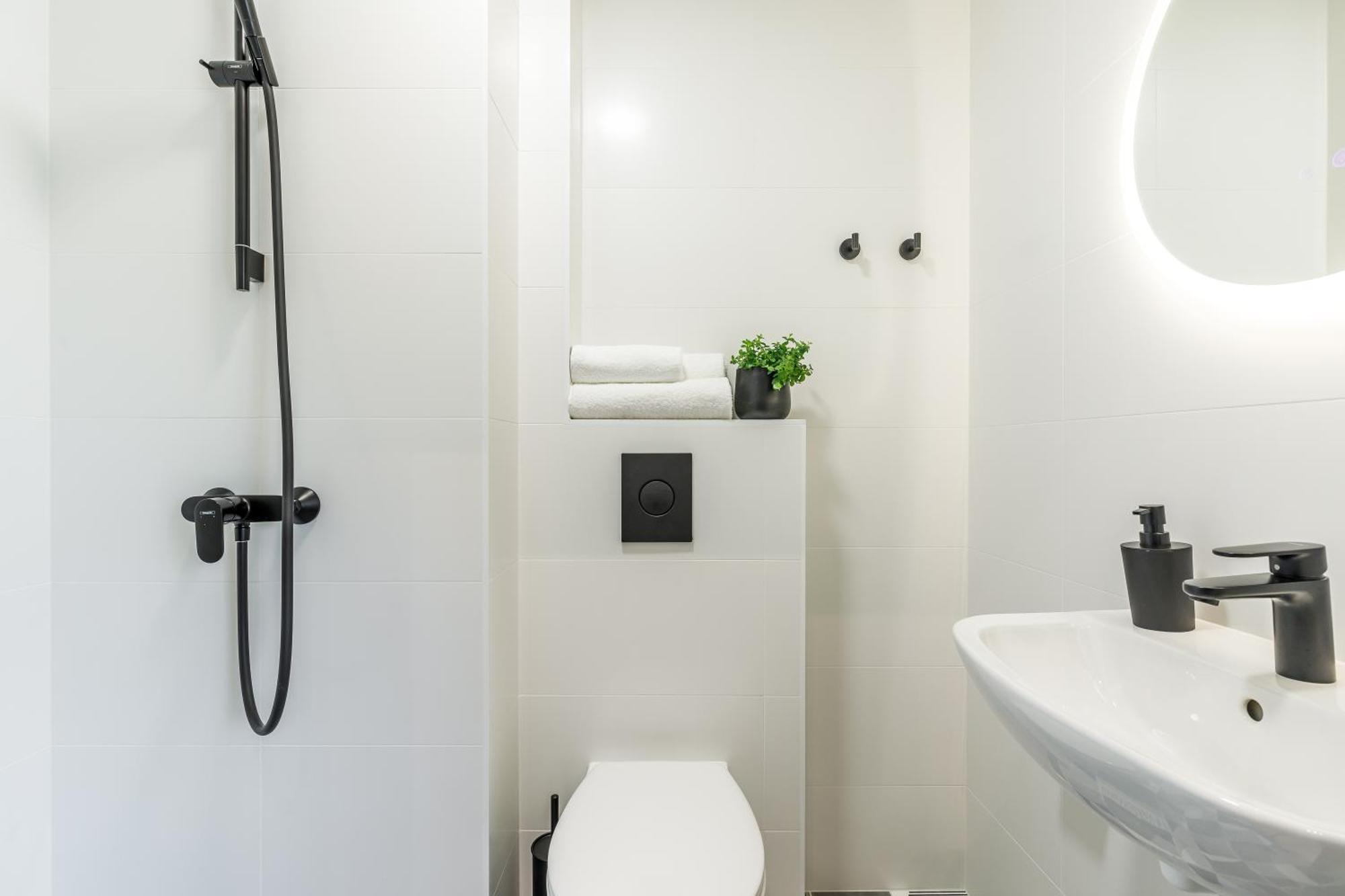 Rare Apartments - Self Check-In Miniapartments Tartu Buitenkant foto