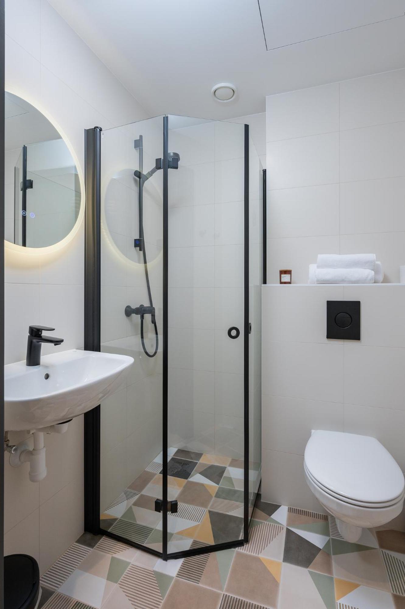 Rare Apartments - Self Check-In Miniapartments Tartu Buitenkant foto