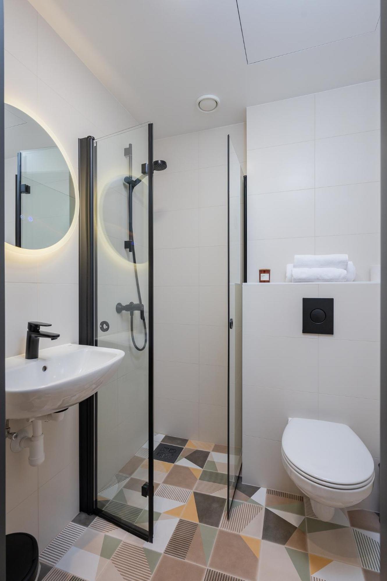 Rare Apartments - Self Check-In Miniapartments Tartu Buitenkant foto
